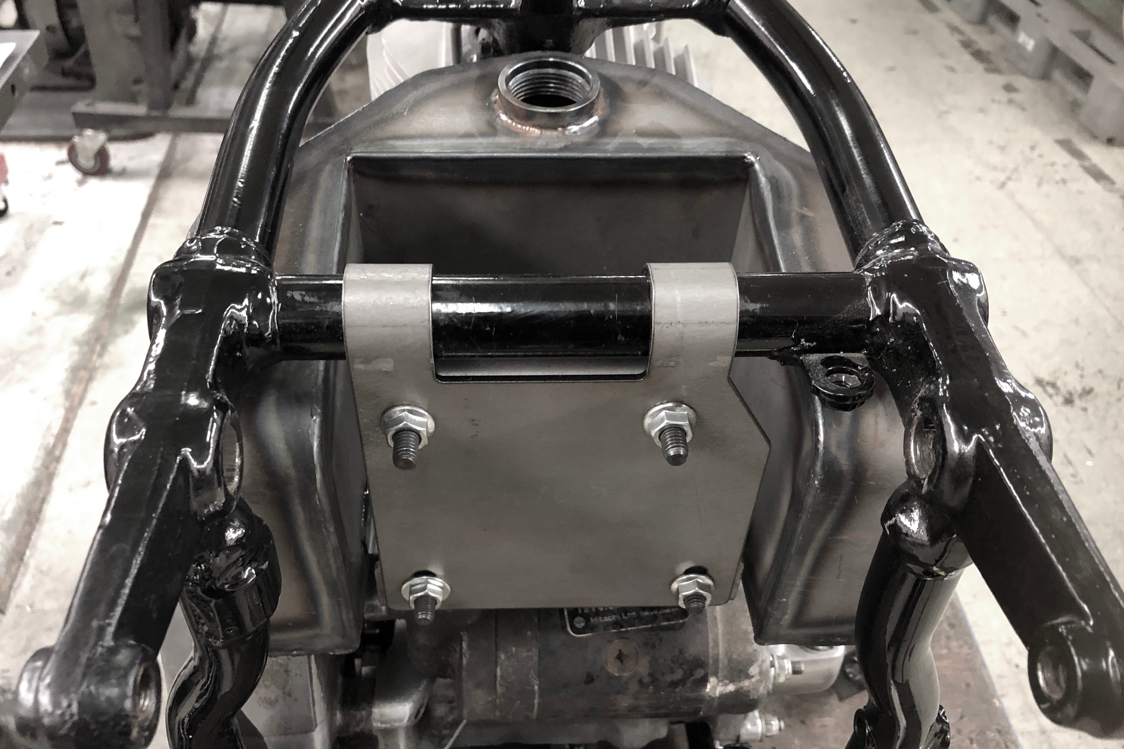 Bolt in Oil tank for Four Speed Swing Arm Frames – The Gasbox