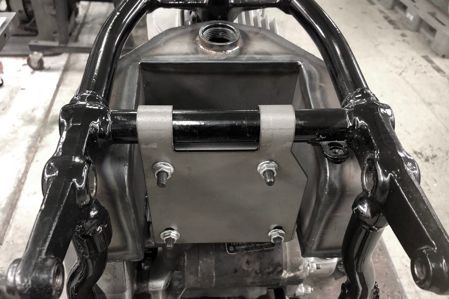 Bolt in Oil tank for Four Speed Swing Arm Frames