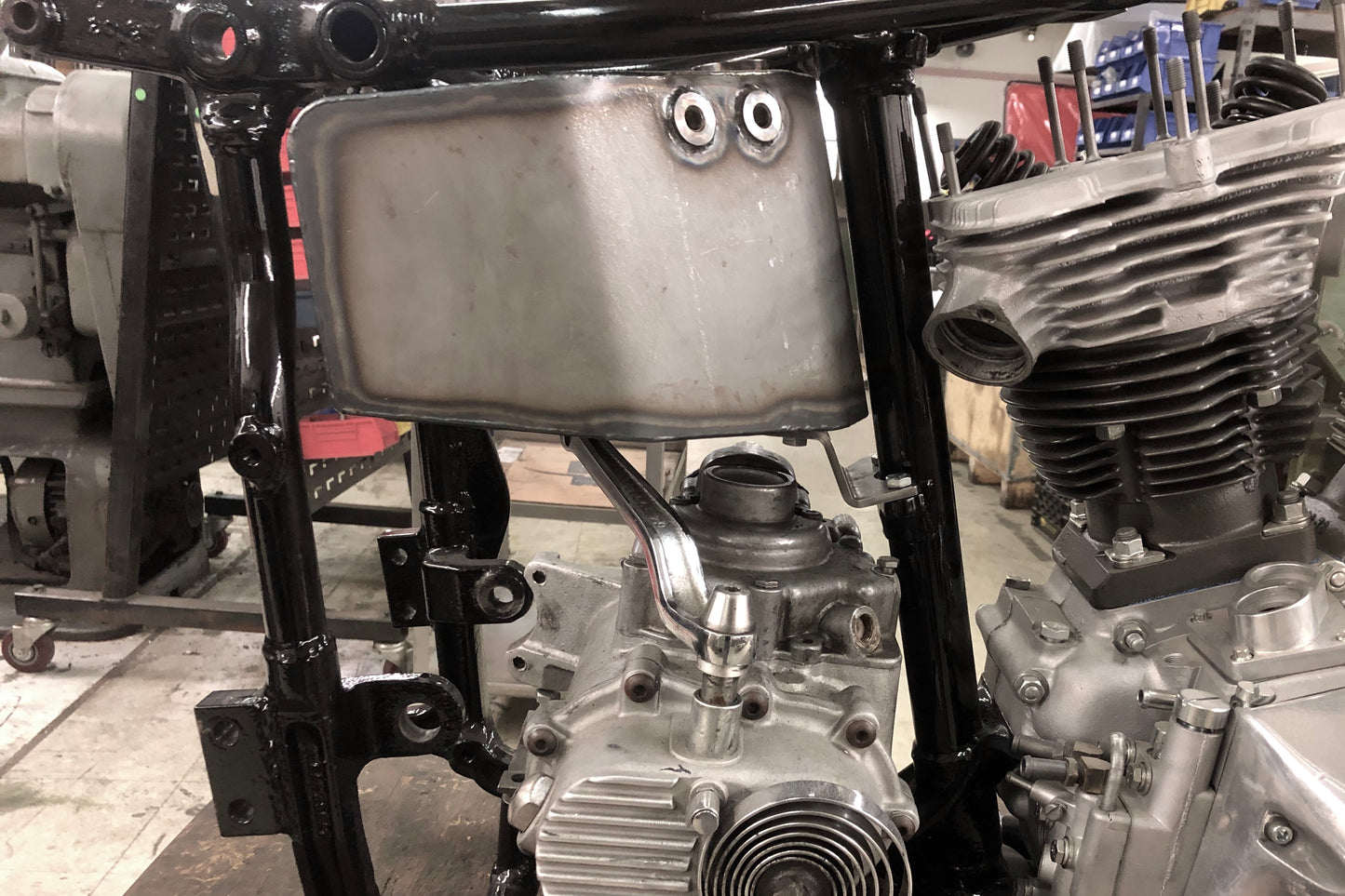 Bolt in Oil tank for Four Speed Swing Arm Frames