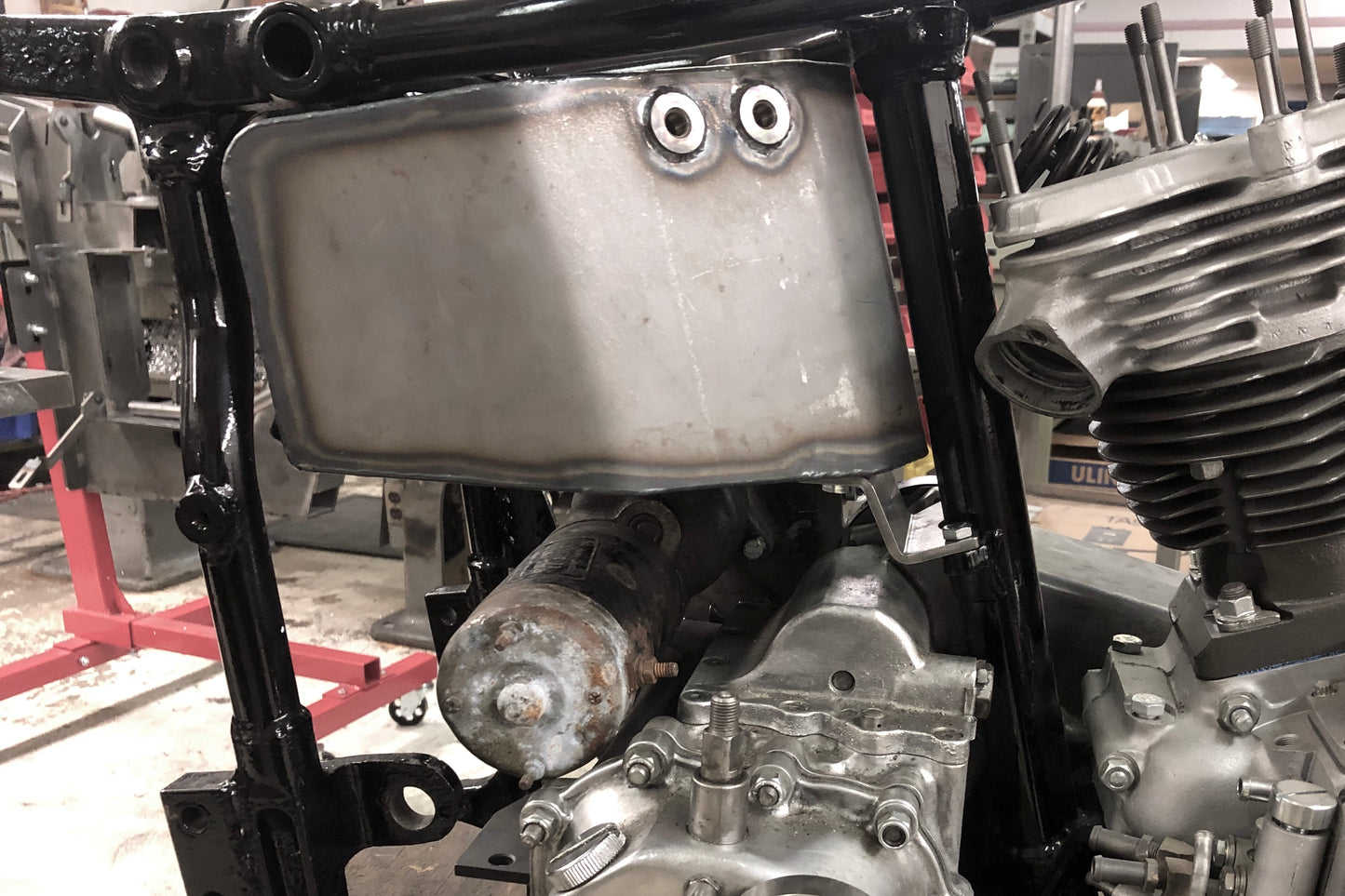 Bolt in Oil tank for Four Speed Swing Arm Frames